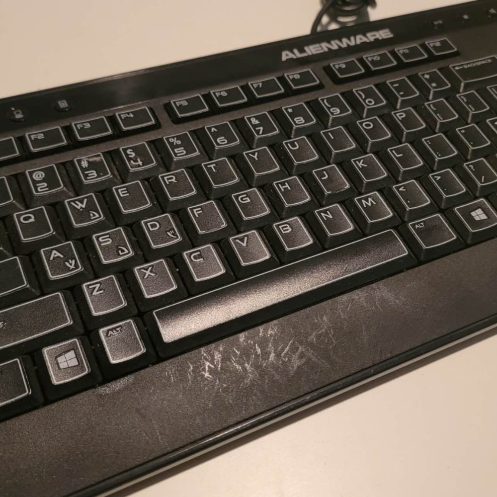 Alienware Keyboard - Picture 2 of 5